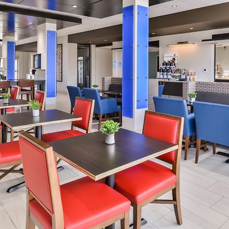 Holiday Inn Express & Suites - Kansas City - Lee'S Summit By Ihg Luaran gambar